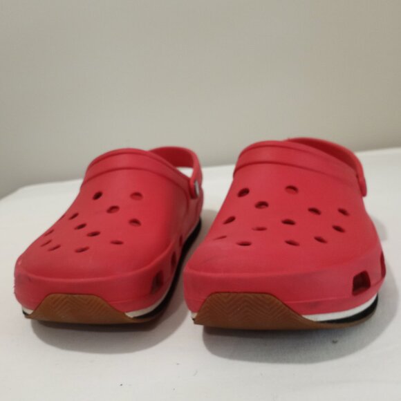 BRIGHT RED CROCS CLASSIC CLOGS MEN SIZE 12 M - Picture 1 of 8